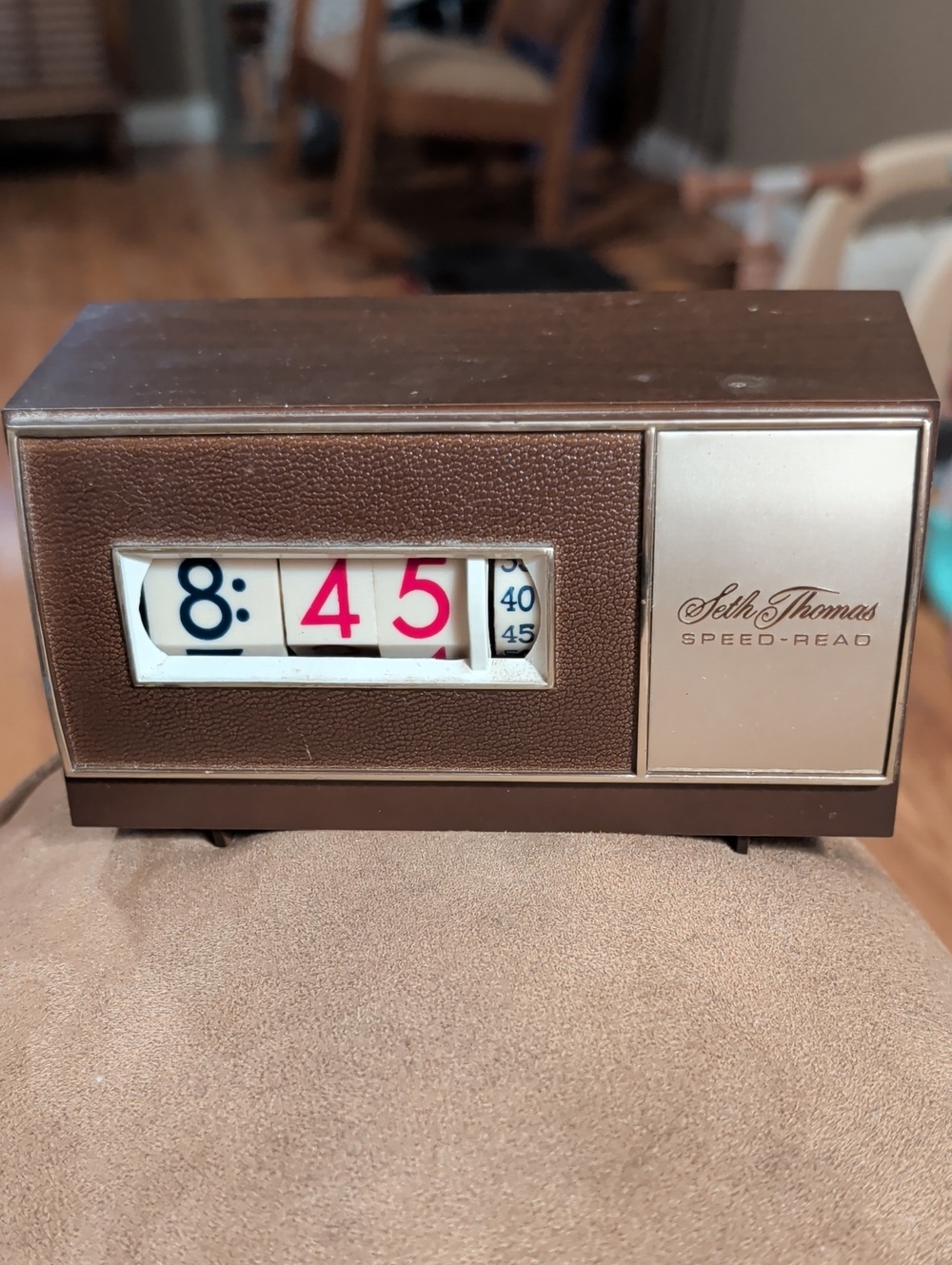 Seth Thomas Speed-Read Vintage Flip Clock - Brown
